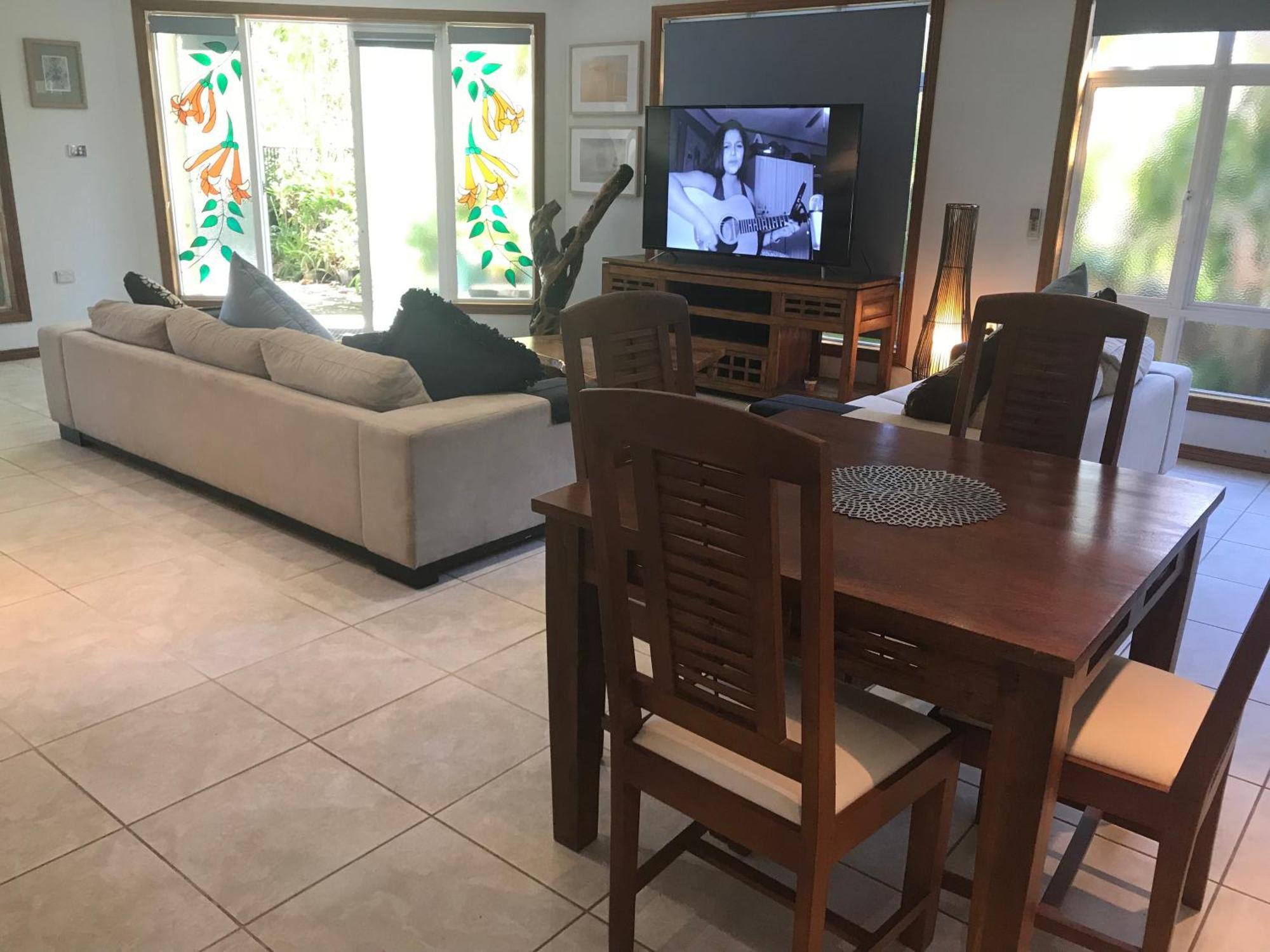 Taj On Byrnes - Private Luxury Apartment Mareeba Bagian luar foto